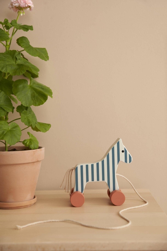 Kid's Concept - Koń do ciągnięcia | Stripe (CARL LARSSON)