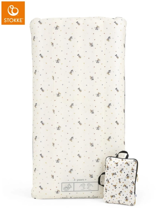 stokke-cloud-sleeper-mickey-celebration.jpg