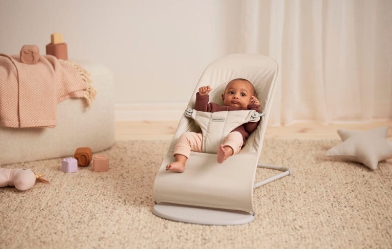 BABYBJORN-BALANCE-SOFT-WOVEN-JERSEY-Tri-Fabric-Jasny-Bez-3.jpg