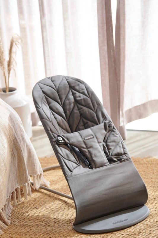 BABYBJORN-BLISS-Woven-Petal-Quilt-Antracyt-2.jpg