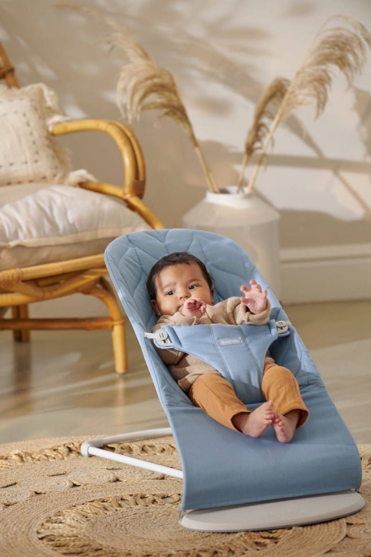 BABYBJORN-BLISS-Woven-Petal-Quilt-Niebieski-2.jpg