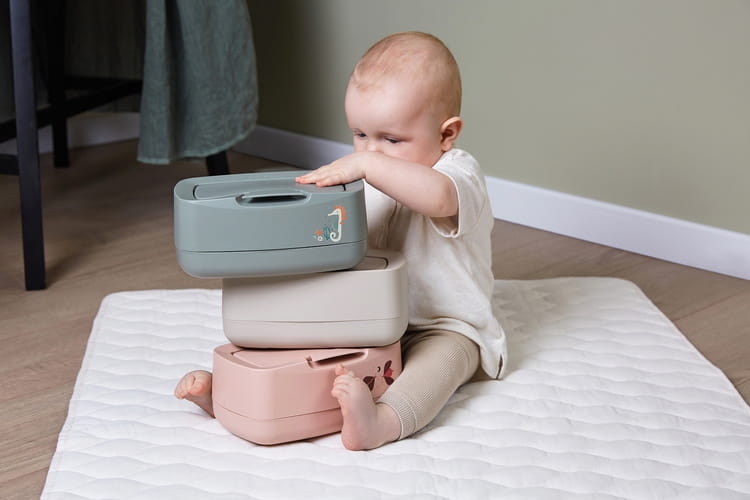 bebe-jou-Pojemnik-na-mokre-chusteczki-Silk-Pale-Pink-