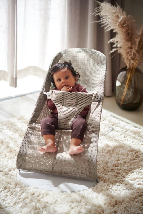 BABYBJORN-lezaczek-BLISS-MESH-Szarobezowy-Zabawka-Googly-Eyes-Pastels-2.jpg