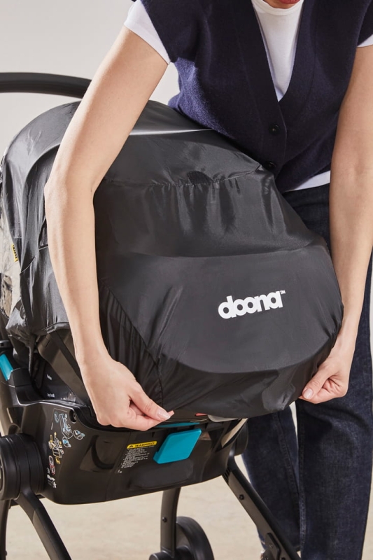 Doona-X-oslona-przeciwdeszczowa-folia-do-fotelika-3.jpg