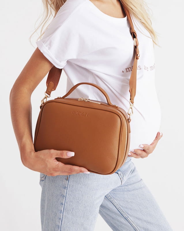 joissy-vera-cross-body-torebka-dla-mamy-organizer-do-wózka-caramel.jpg