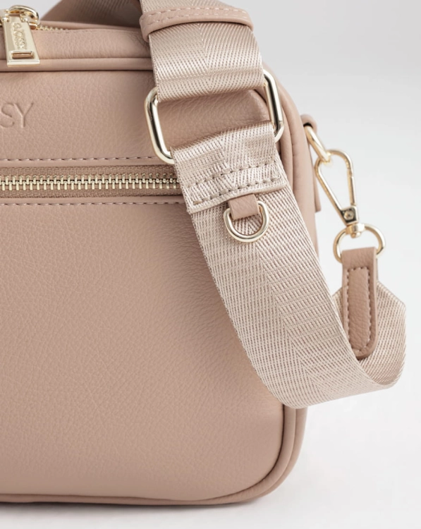 joissy-vera-cross-body-torebka-dla-mamy-organizer-do-wózka-blush-pink-3.jpg