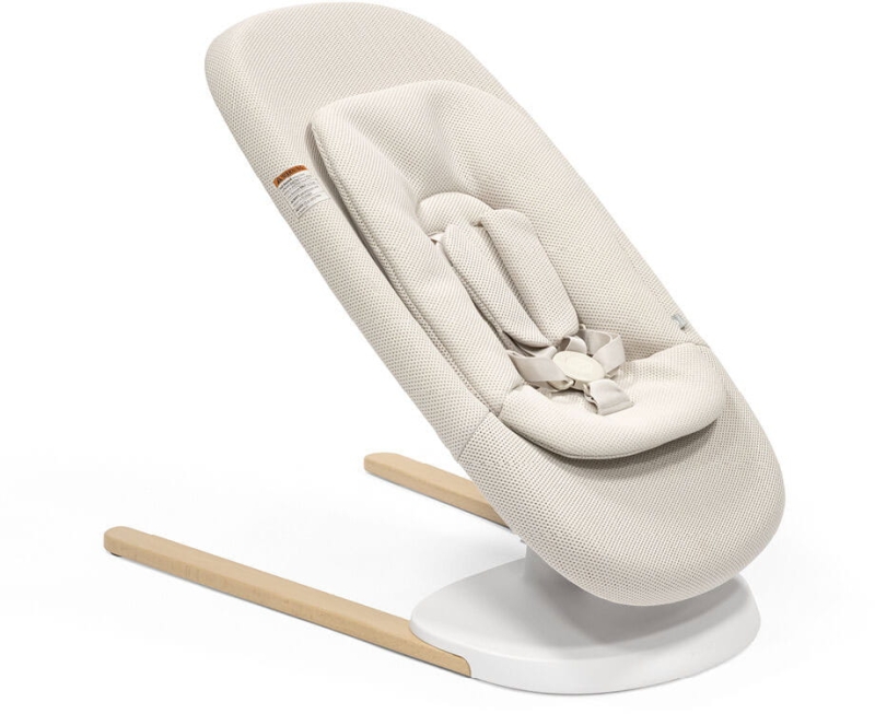 stokke-yoga-light-sand4-lezaczek-bujacczek-niemowlecy.jpg