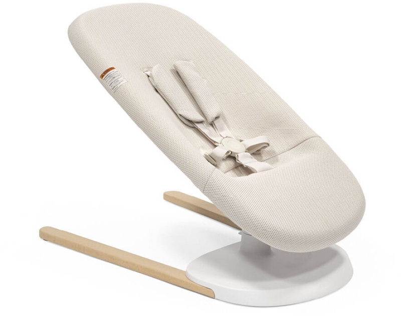 stokke-yoga-light-sand5-lezaczek-bujacczek-niemowlecy.jpg