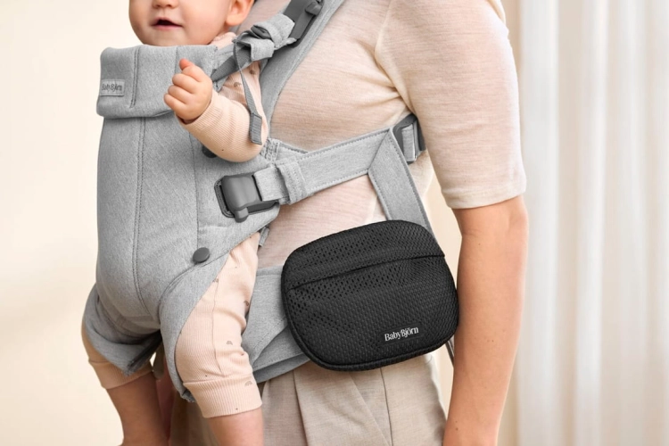 BABYBJORN-nerka-saszetka-do-nosidelka-Mesh-Czarny-35243_7.jpg