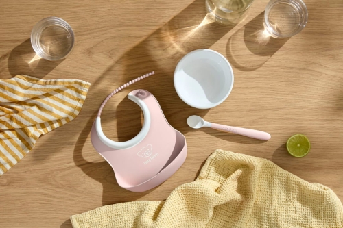 pol_pl_BABYBJORN-Zestaw-do-karmienia-3-szt-Powder-Pink2.jpg