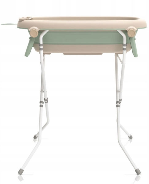 neno-lucy-stand3.jpg