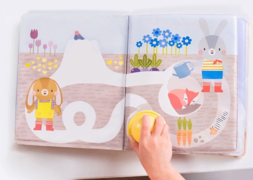 taf-toys-ksiazeczka-edukacyjna-z-pieczatka.jpg