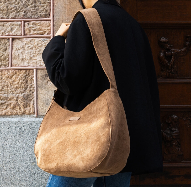 elodie-moon-bag-brown-caramel3.jpg