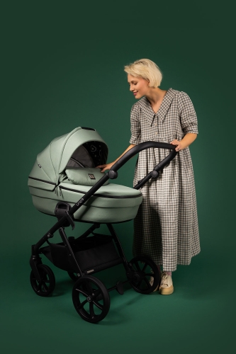 tutis-uno-6-plus-wozek-dzieciecy-2w1-zdjecie-lifestyle-kolor-dark-ivy.jpg