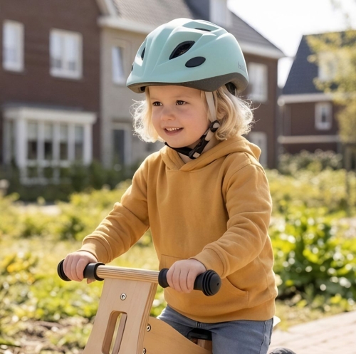 bobike-go-xxs-kask-rowerowy-dzieciecy-marshmallow-mint-zdjecie-lifestyle.jpg