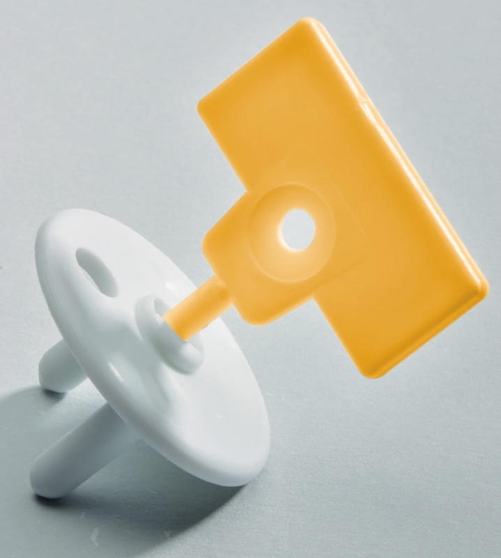 safety1st_homesafety_safetyitem_eurooutletplugswithremovableKey_2017.jpg