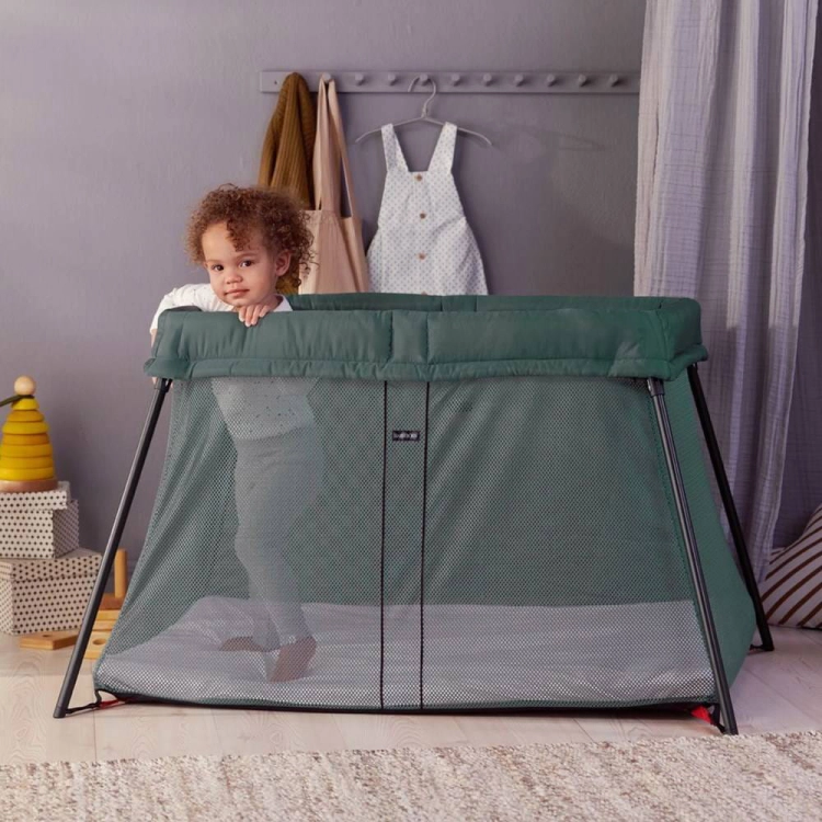 pol_pl_BABYBJORN-lozeczko-turystyczne-LIGHT-ciemnozielony-8780_7.jpg
