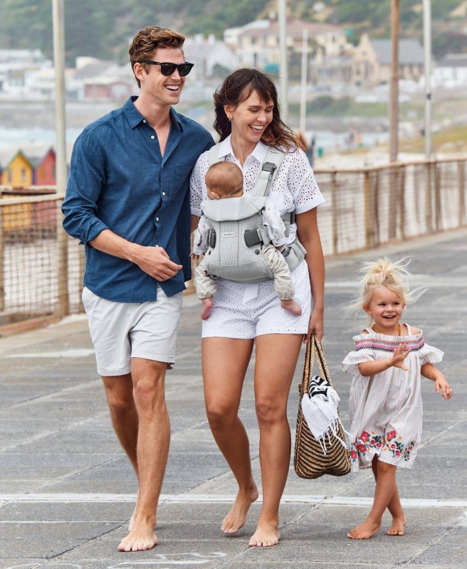 pol_pl_BABYBJORN-ONE-AIR-nosidelko-Srebrny-4080_15.jpg