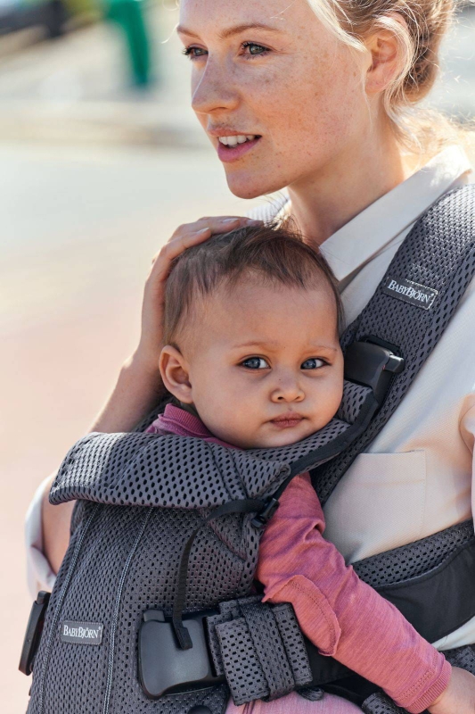 pol_pl_BABYBJORN-ONE-AIR-nosidelko-Antracyt-4085_10.jpg