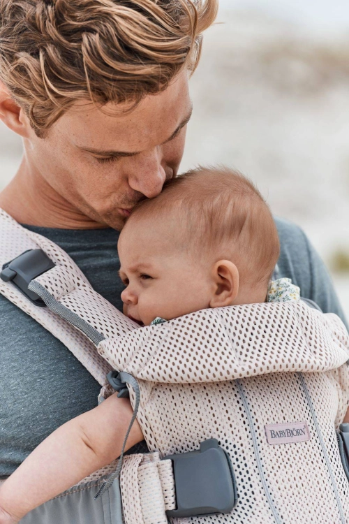 pol_pl_BABYBJORN-ONE-AIR-3D-nosidelko-Perlowy-Rozowy-6372_10.jpg