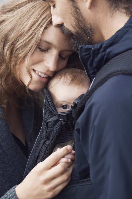 pol_pl_BABYBJORN-ONE-AIR-nosidelko-Czarny-4087_2.jpg