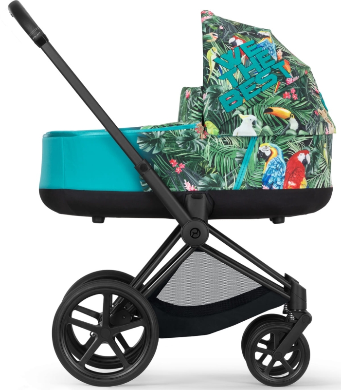 CYB_21_DJKhaled_PriamLuxCarryCot_EU_y270_WTBB_Priam_BLK_screen_ultra_HD.jpg