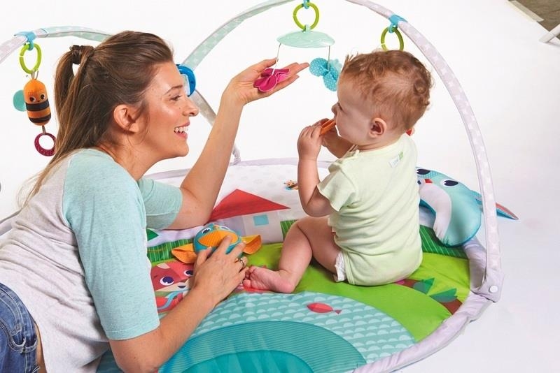 Tiny Love - mata edukacyjna z pałąkami | Zabawa na łące