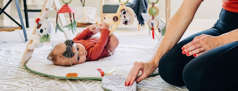 Tiny Love - mata edukacyjna z drewnianym stojakiem | Boho Chic