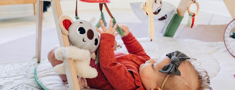 Tiny Love - mata edukacyjna z drewnianym stojakiem | Boho Chic