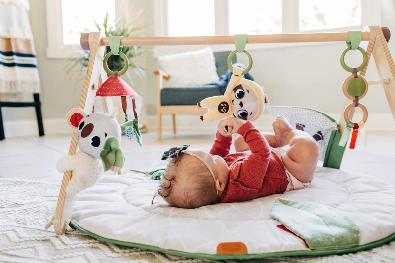 Tiny Love - mata edukacyjna z drewnianym stojakiem | Boho Chic