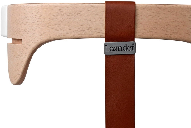 leander-classic-highchair-barierka-ochronna-natural3.jpg