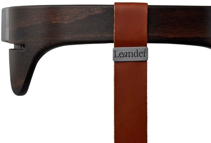leander-classic-highchair-barierka-ochronna-walnut3.jpg