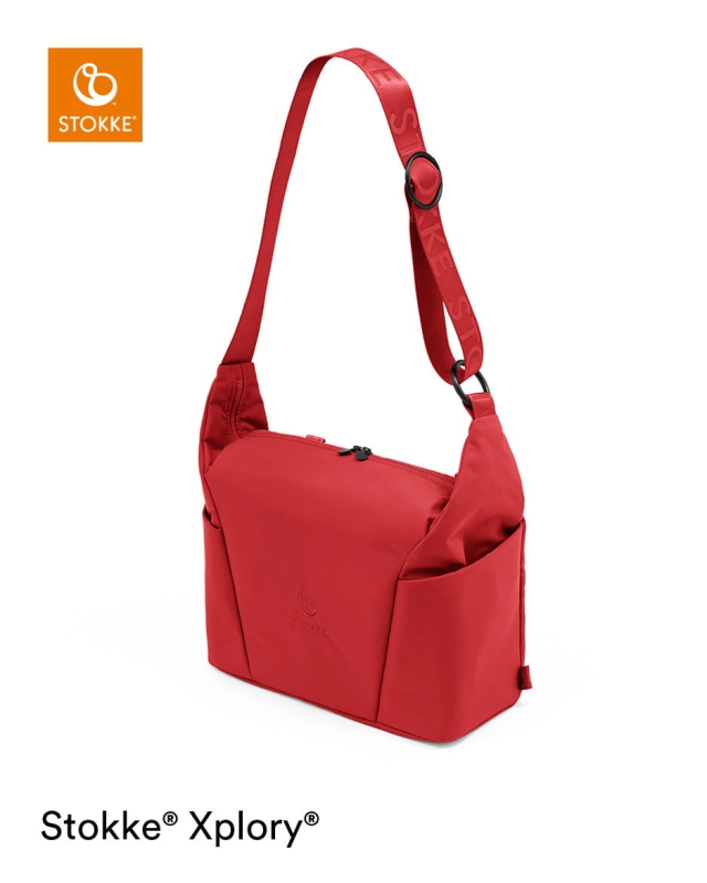 Xplory_X_ChangingBag_RubyRed_200923_028-Carry_RT.jpg
