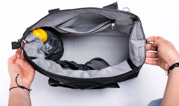 x-rollbag_interior_1.jpg