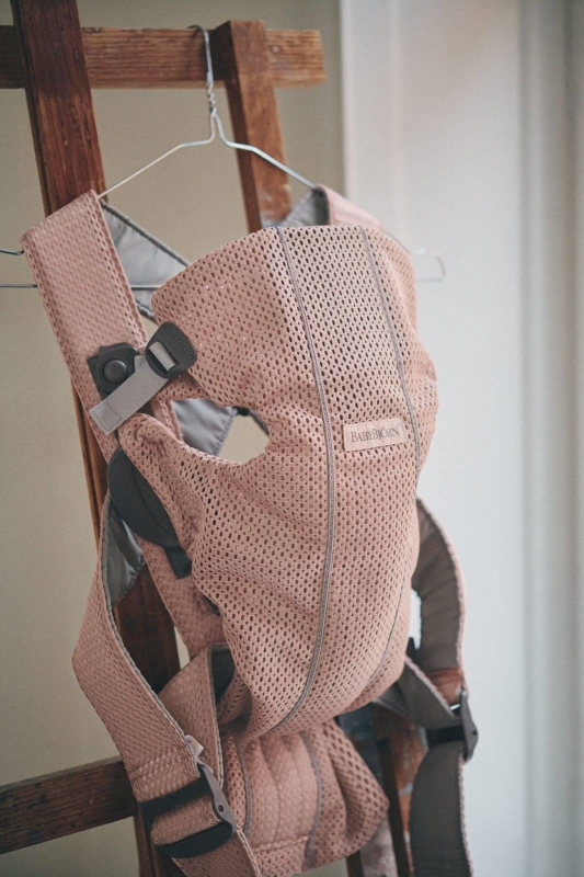 BabyBjorn Baby Carrier Mini Cotton – małe nosidełko dla noworodka | Zgaszony Róż
