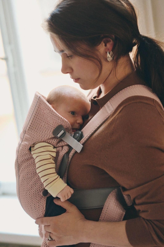 BabyBjorn Baby Carrier Mini Cotton – małe nosidełko dla noworodka | Zgaszony Róż